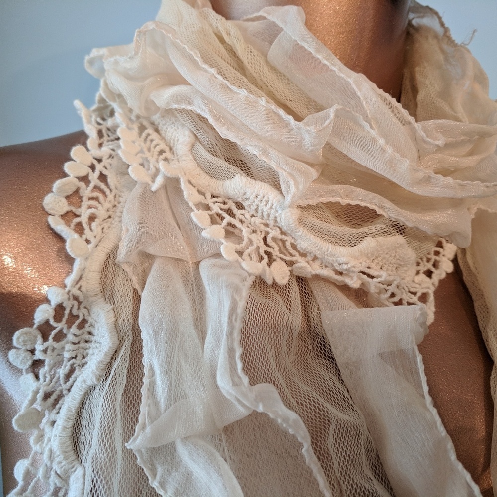 🖤 Lace-Trimmed Mesh Boho Scarf NWOT